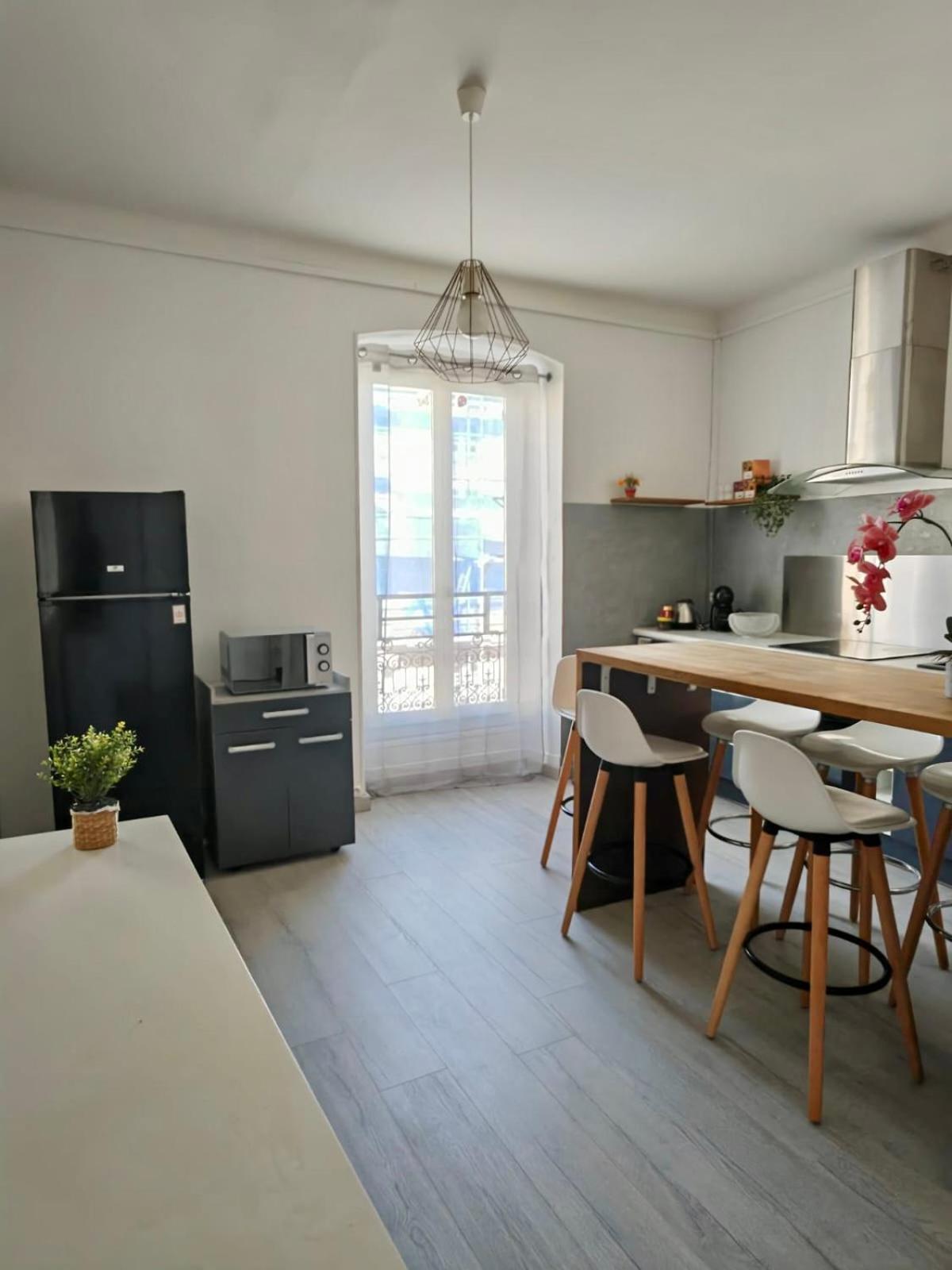 11 Trachel - T2 Spacieux A Proximite De Gare Thiers Apartamento